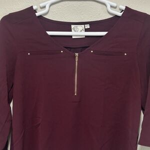 Janet Chung B2816-3504 Womens L Burgundy 3/4 Sleeve Blouse Gold-tone Hardware